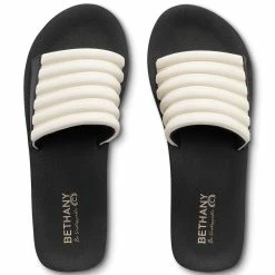 Cobian Womens Bethany Puka™ Casual Sandals -SANDALS & FLIP-FLOPS SHOP a3b08345 2fc9 4510 a664 00269fc0ab0c