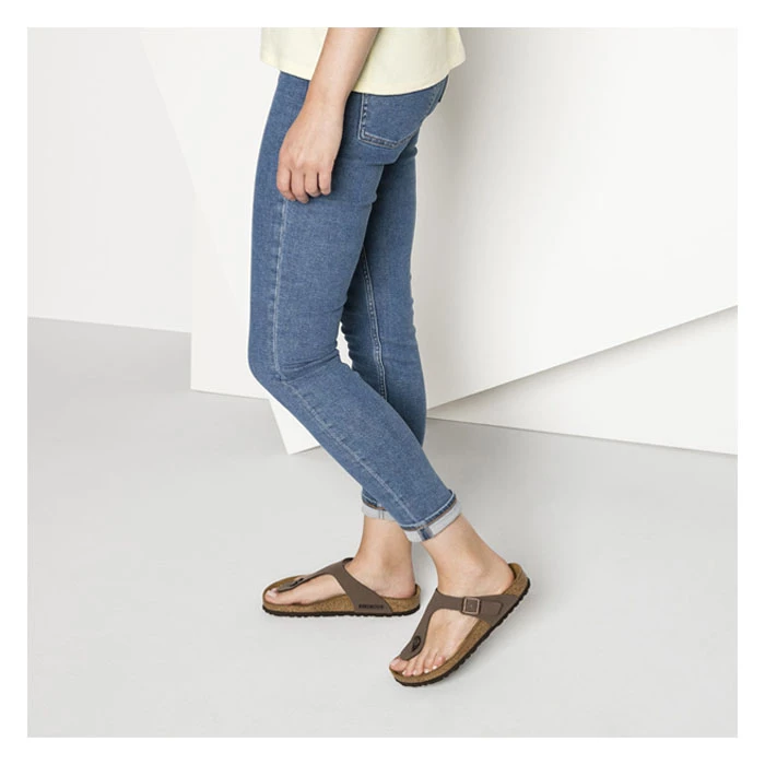 Birkenstock Women's Gizeh Birkibuc Casual Sandals Mocha 2 Birkenstock Women's Gizeh Birkibuc Casual Sandals Mocha - Image 2